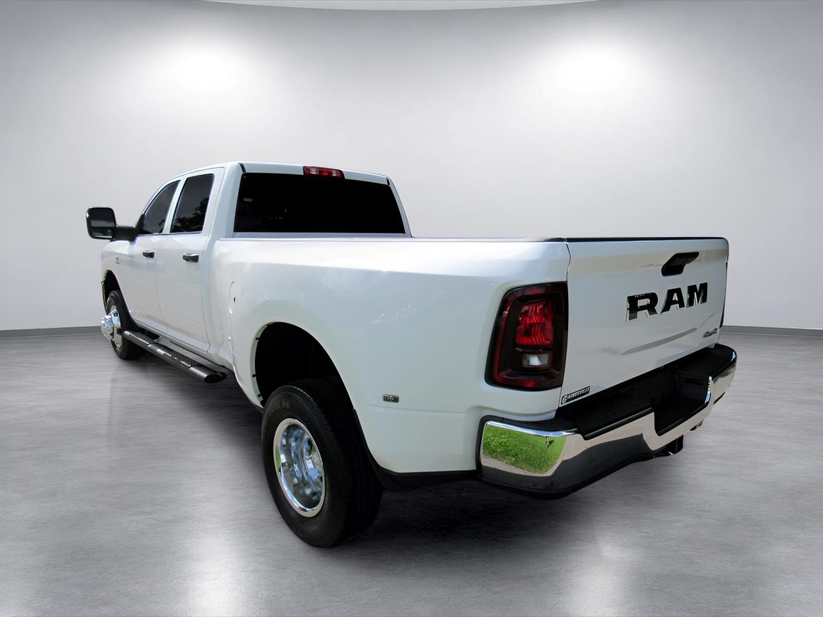 New 2026 RAM 3500 Tradesman AWD/4WD image 5