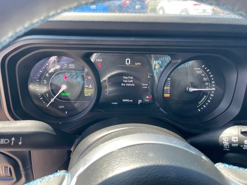 Used 2024 Jeep Wrangler High Altitude AWD/4WD image 13