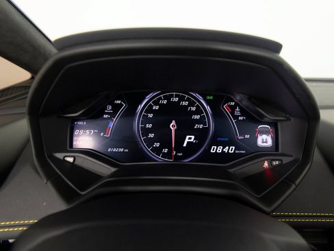 Used 2016 Lamborghini Huracan LP 610-4 AWD/4WD image 16