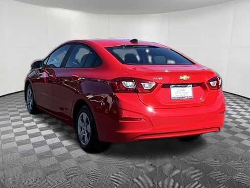 Used 2018 Chevrolet Cruze LS FWD image 4