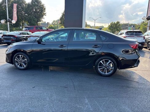 Used 2024 Kia Forte LXS FWD image 7