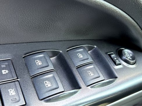 Used 2018 Chevrolet Colorado ZR2 image 35