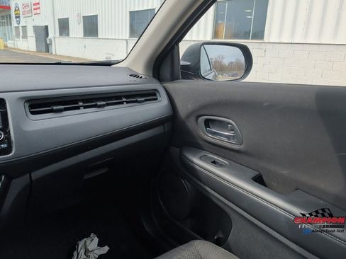 Used 2018 Honda HR-V LX image 23