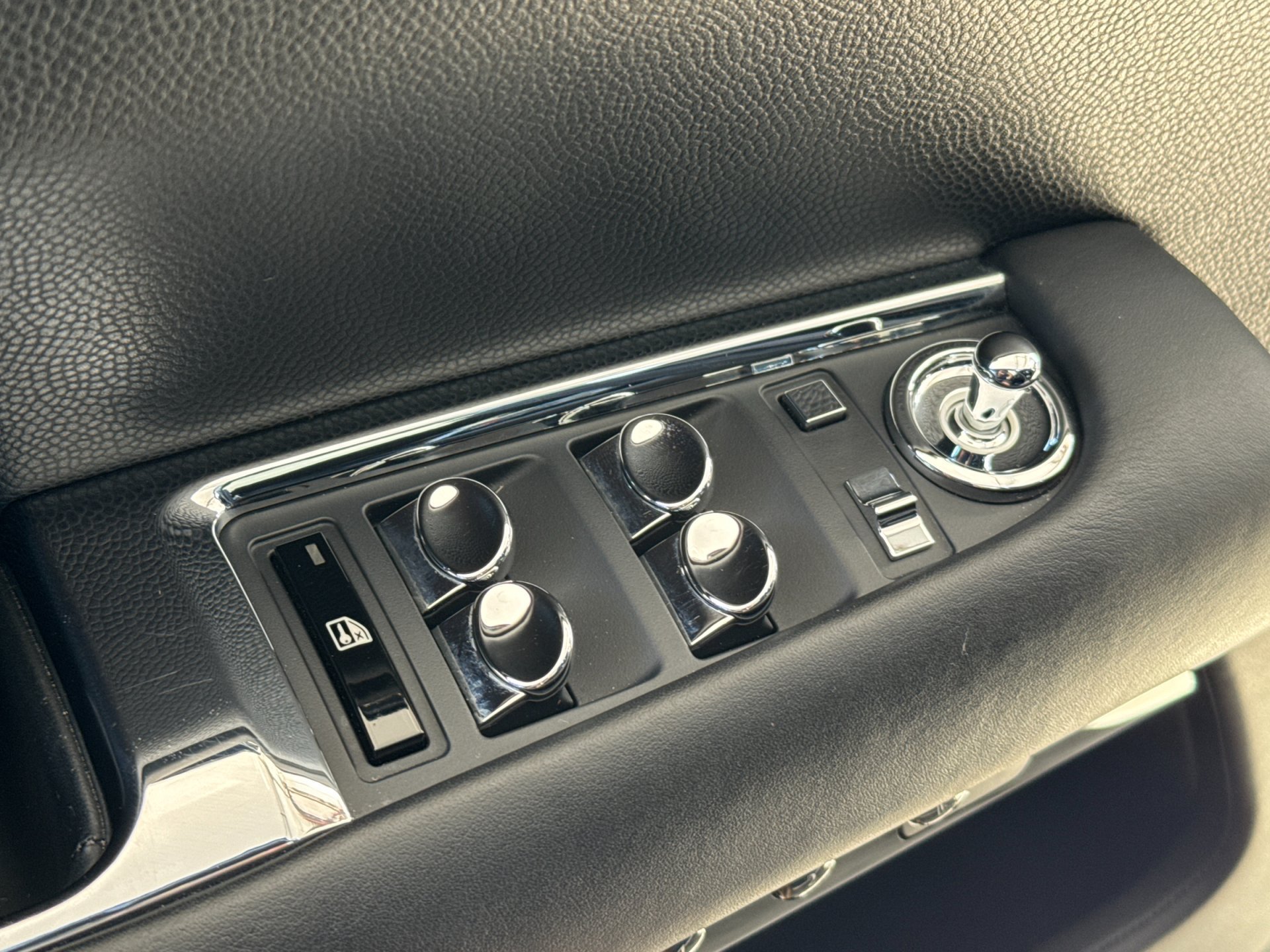 Certified 2014 Rolls-Royce Wraith RWD image 12