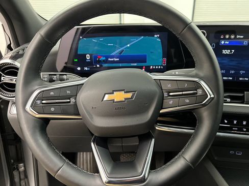 Used 2026 Chevrolet Equinox LT FWD image 45