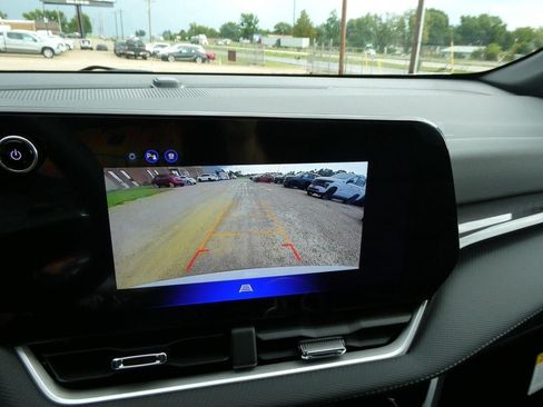 New 2027 Chevrolet Equinox LT FWD image 16