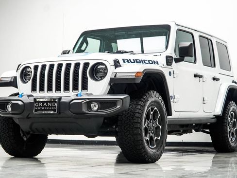 Used 2023 Jeep Wrangler Unlimited Rubicon 4xe w/ Cold Weather Group AWD/4WD image 9