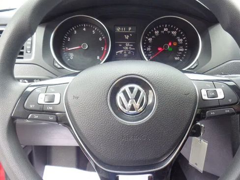 Used 2017 Volkswagen Jetta S w/ Jetta S Cold Weather Package FWD image 16