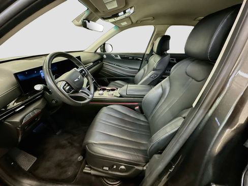 Used 2025 Genesis GV80 2.5T Standard AWD/4WD image 13
