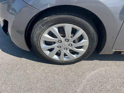 Used 2012 Hyundai Elantra GLS FWD image 12