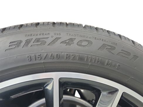 Used 2023 Mercedes-Benz GLE 350 4MATIC w/ AMG Line Exterior image 44