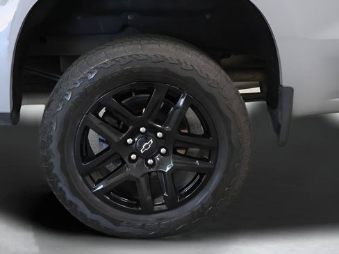 Used 2024 Chevrolet Silverado 1500 LT Trail Boss w/ Convenience Package II AWD/4WD image 31