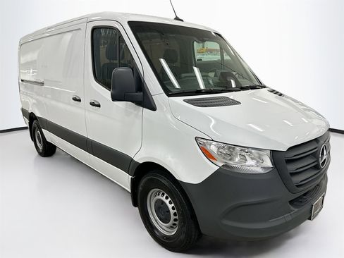 Used 2025 Mercedes-Benz Sprinter 2500 image 1