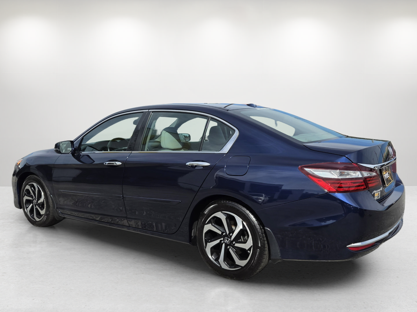 Used 2017 Honda Accord EX-L image 7