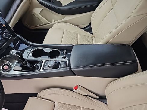 Used 2018 Nissan Maxima Platinum image 25