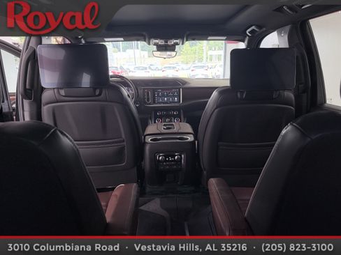 Used 2023 GMC Yukon XL Denali Ultimate AWD/4WD image 17