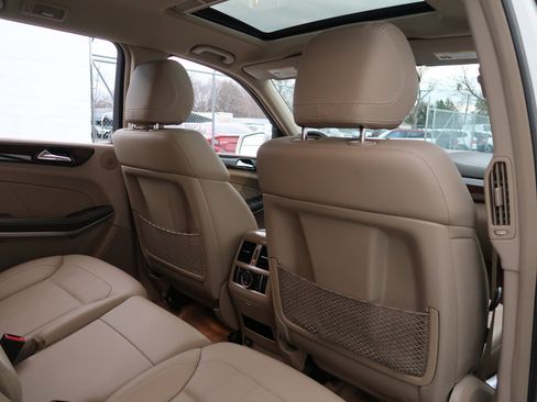 Used 2013 Mercedes-Benz GL 450 4MATIC 4dr GL 450 image 36