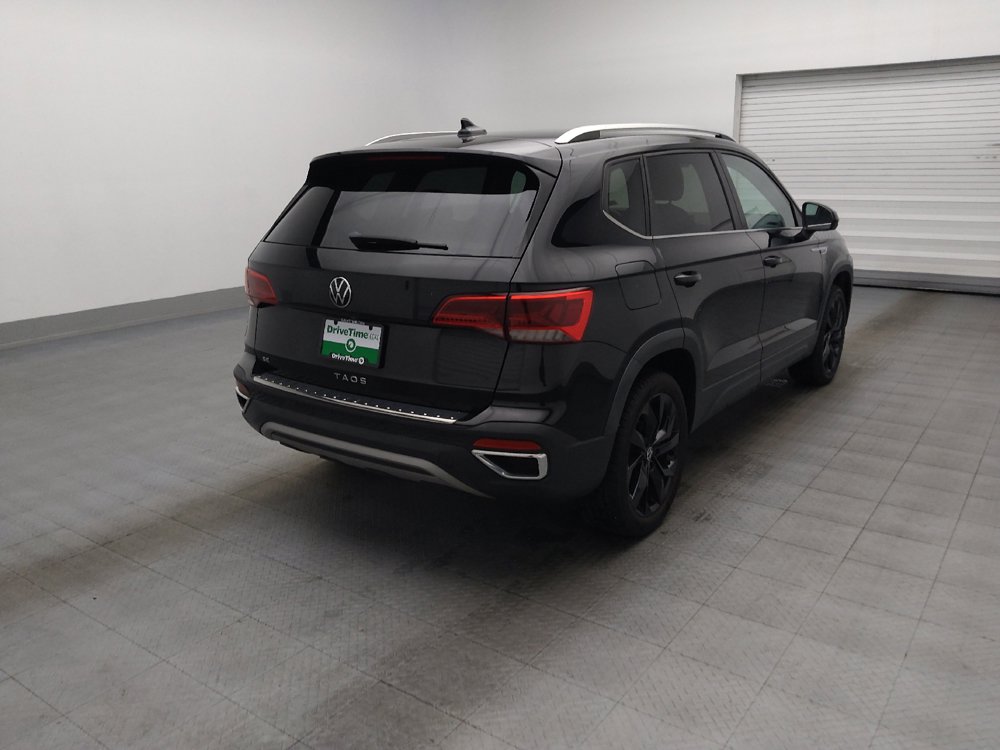 Used 2023 Volkswagen Taos SE w/ Black Wheel Package FWD image 9