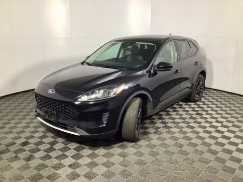 Used 2020 Ford Escape SE Sport image 8