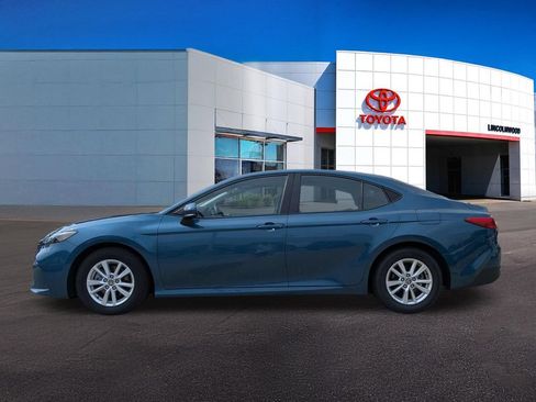Used 2025 Toyota Camry LE FWD image 13