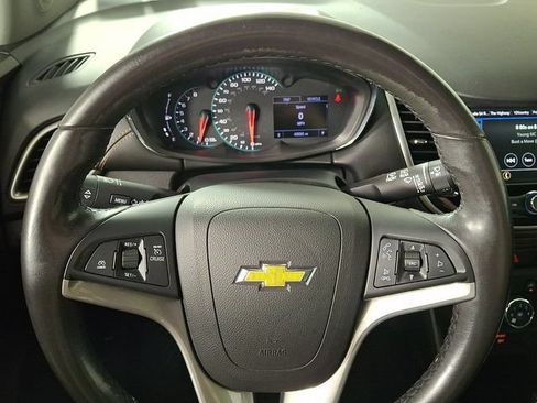 Used 2019 Chevrolet Trax LT w/ LT Convenience Package FWD image 18