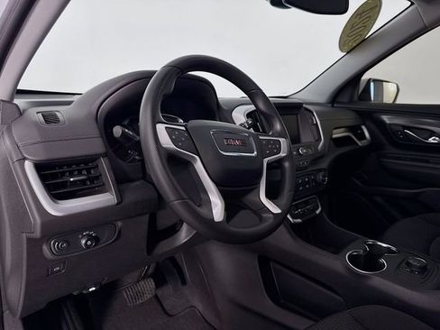 Used 2024 GMC Terrain SLE FWD image 9