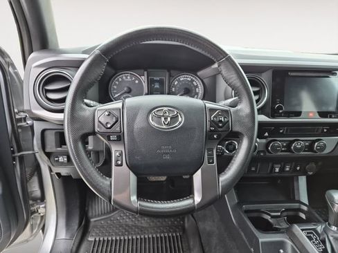 Used 2019 Toyota Tacoma TRD Sport AWD/4WD image 13
