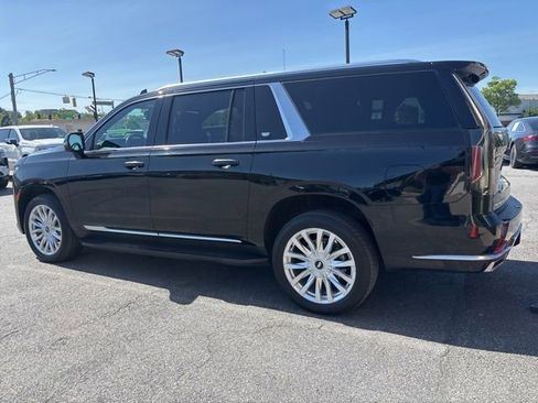 Used 2024 Cadillac Escalade ESV Luxury w/ LPO, Floor Liner Package AWD/4WD image 2