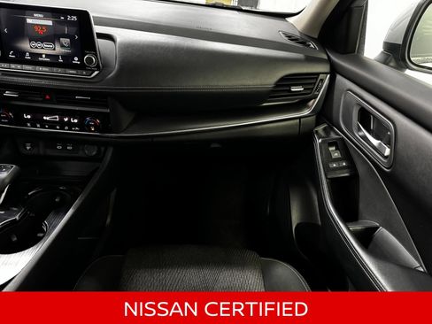 Certified 2024 Nissan Rogue SV AWD/4WD image 17