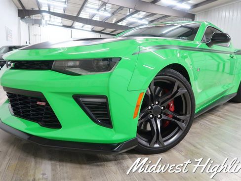 Used 2017 Chevrolet Camaro SS RWD image 2