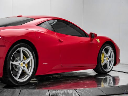 Used 2014 Ferrari 458 Italia Coupe RWD image 25