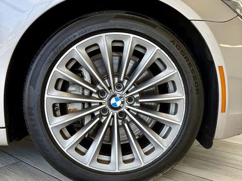Used 2011 BMW 750Li RWD image 19