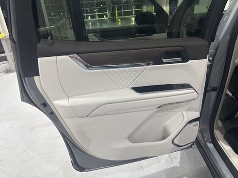 Used 2024 GMC Acadia Denali w/ Super Cruise Package image 29