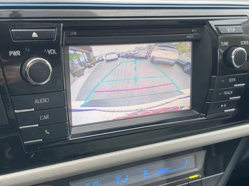 Used 2016 Toyota Corolla LE image 32