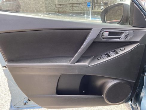Used 2011 MAZDA MAZDA3 i Sport FWD image 12
