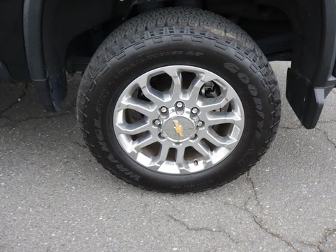 Used 2024 Chevrolet Silverado 2500 LTZ AWD/4WD image 40