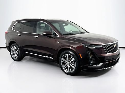 Used 2020 Cadillac XT6 Premium Luxury AWD/4WD image 2