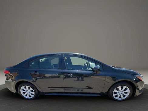 Used 2022 Toyota Corolla LE FWD image 4