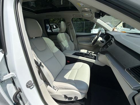 Used 2023 Volvo XC90 B5 Core w/ Protection Package Premier AWD/4WD image 18