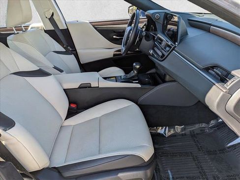 Certified 2025 Lexus ES 350 w/ Premium Package image 22