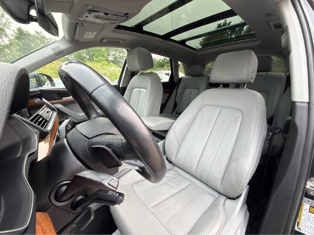 Used 2021 Audi Q5 2.0T Premium Plus w/ Premium Plus Package AWD/4WD image 24
