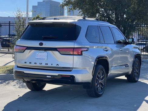 Used 2025 Toyota Sequoia Platinum image 4