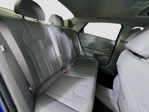 Used 2025 Hyundai Elantra SEL FWD image 31