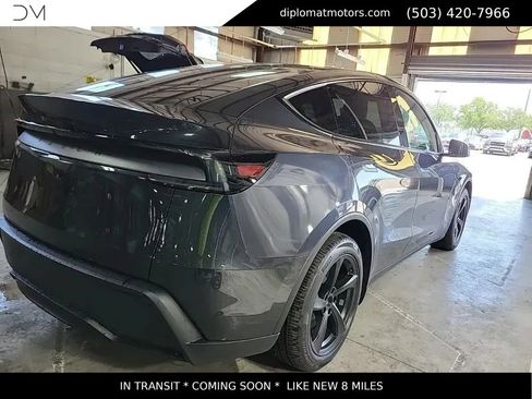 Used 2026 Tesla Model Y 2WD image 4