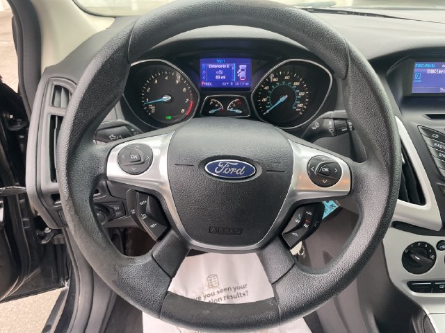 Used 2013 Ford Focus SE FWD image 25