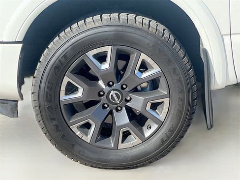 Used 2024 Nissan Titan Platinum Reserve w/ Moonroof Package image 33