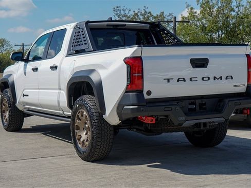 Used 2025 Toyota Tacoma TRD Sport image 6