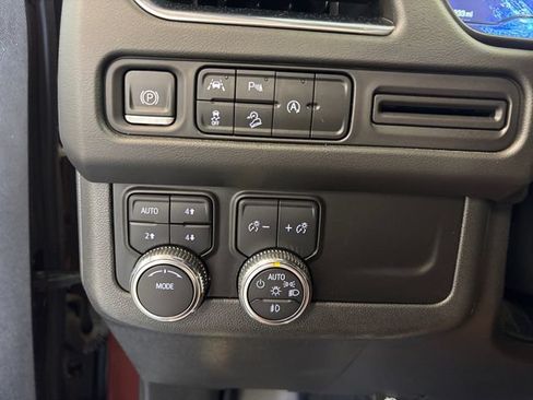 Used 2023 GMC Yukon AT4 AWD/4WD image 24