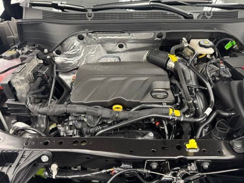 New 2026 Chevrolet Trax LT w/ Driver Confidence Package FWD image 39