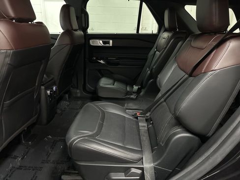 Used 2024 Ford Explorer Platinum w/ Technology Package image 36